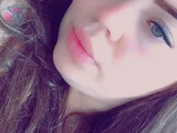 חדר צ'אט לא מקוון של Charming_girl69