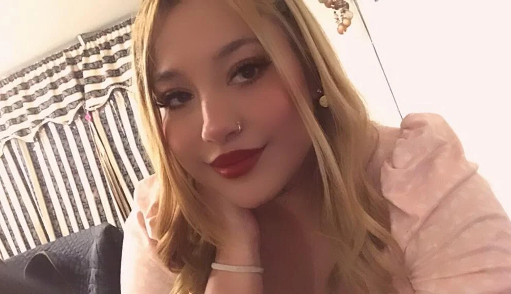 Emma_Laury offline chatrum