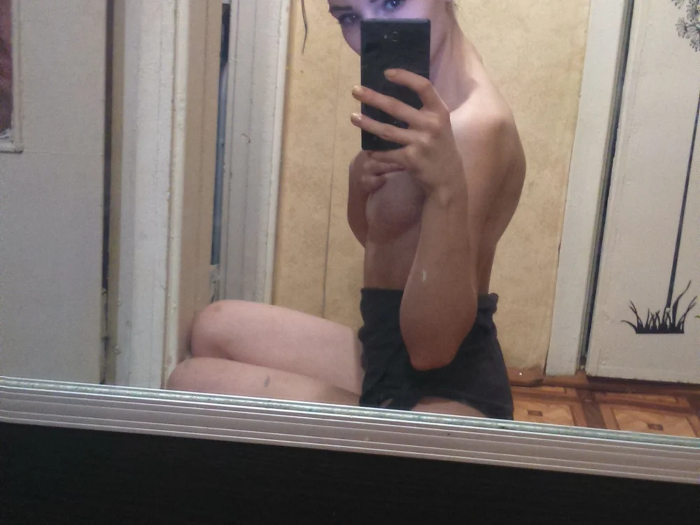 EllieMoon's Offline XXX Chat