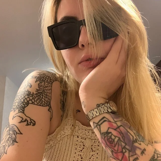 okapiClaire's Offline XXX Chat