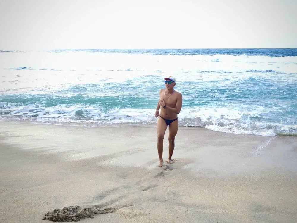 EithanLatin offline XXX-chat