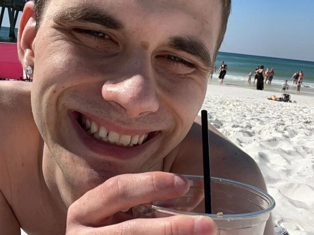 DeafGuyProud389's Offline XXX Chat