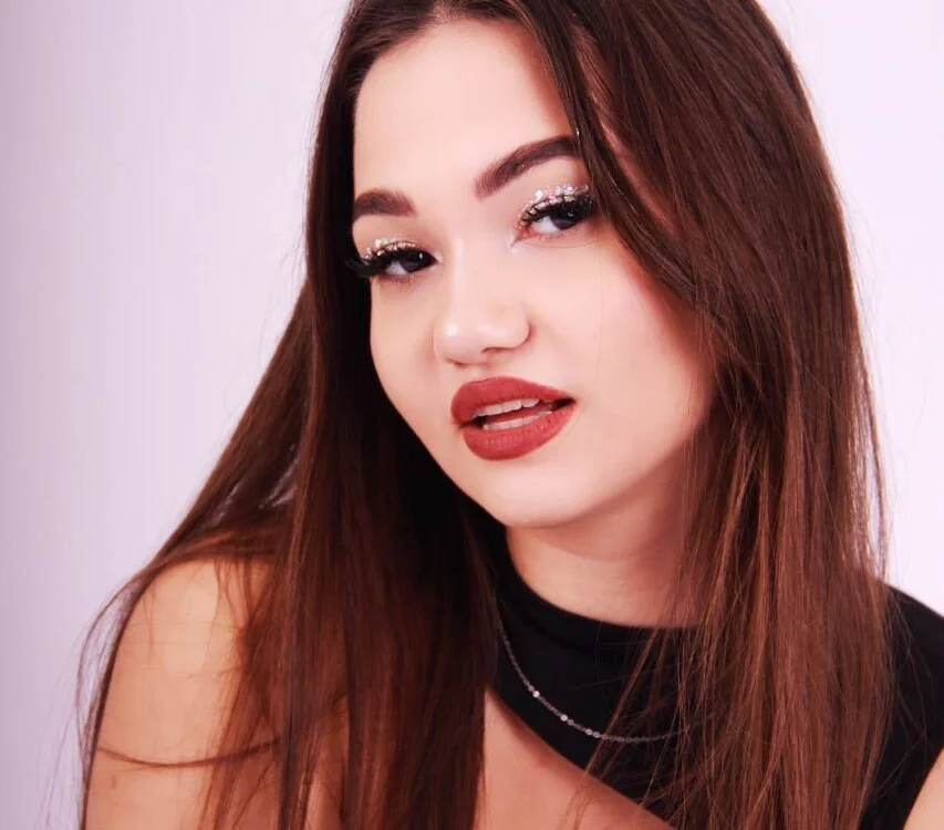 NoraHolt's Offline Chat Room