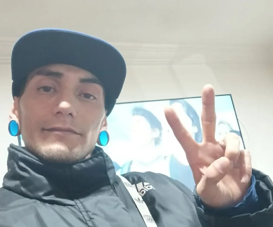 Bogotano1312 Offline XXX Chat