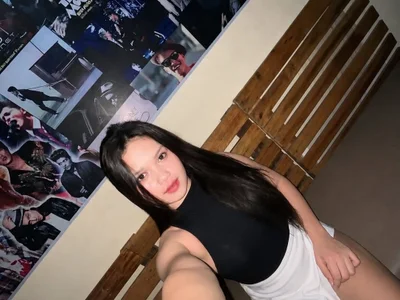 Sexyelle21 Female Bigassasian Cam XXX