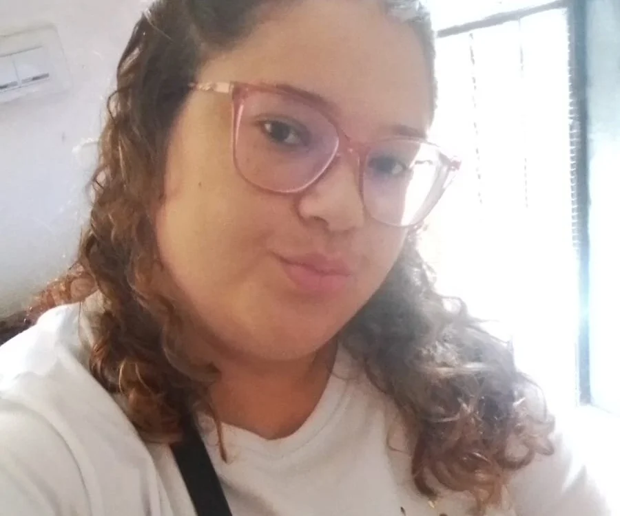 yuzeth_saval's Offline Chat Room