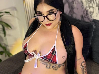 LynzieVelvet