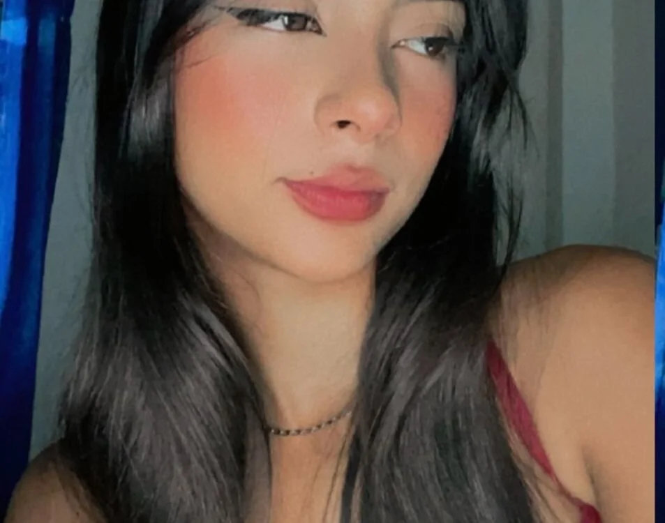 AdharaKhalifa Offline XXX-chat