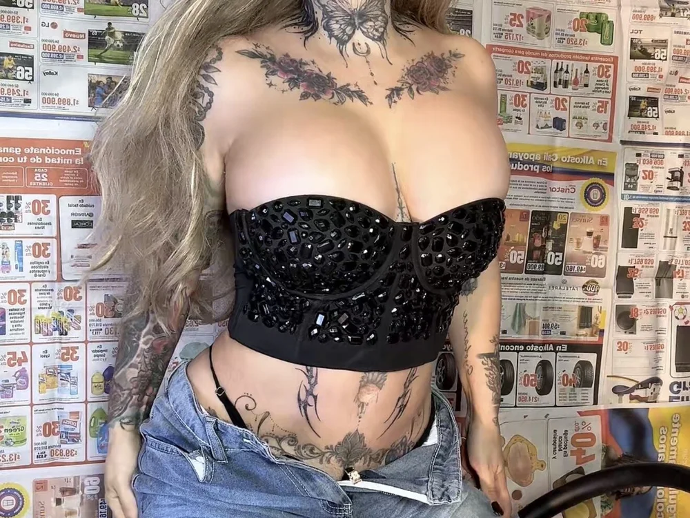 Chatroom XXX hors ligne de LaylaWatsson