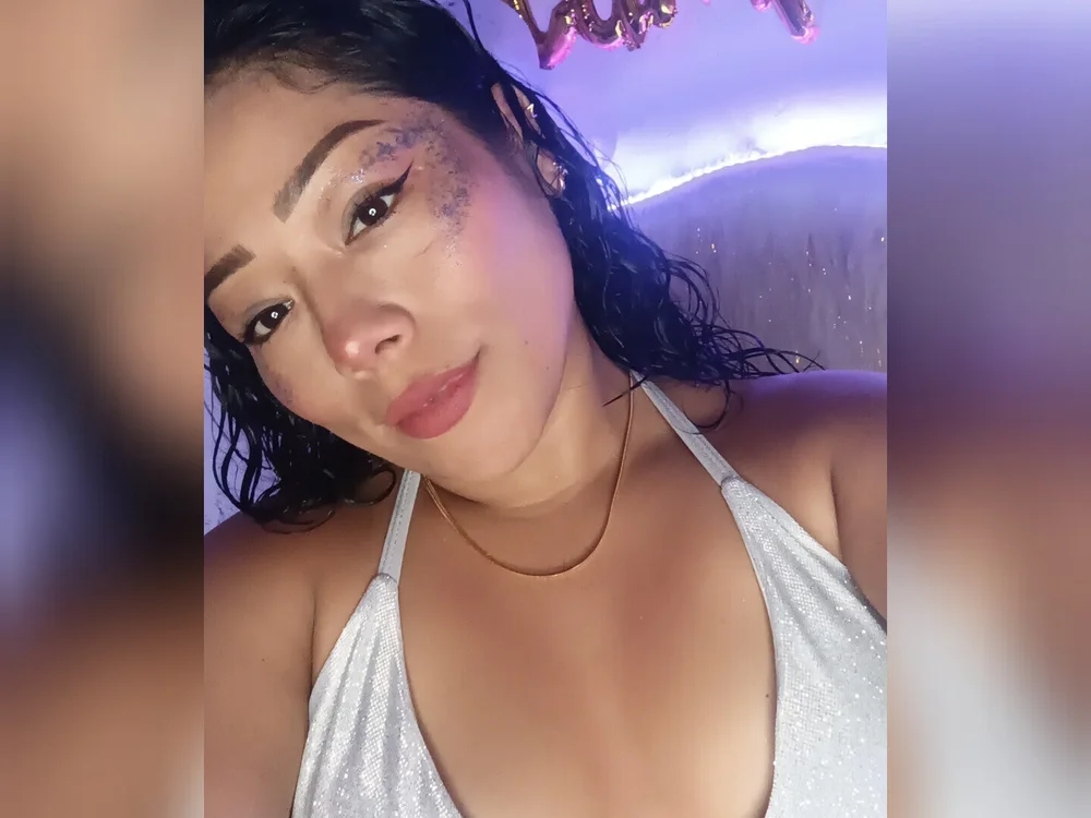 gatita2303 離線 XXX 聊天