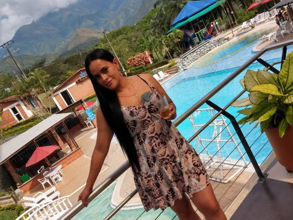 susana07 Chat XXX Ngoại tuyến