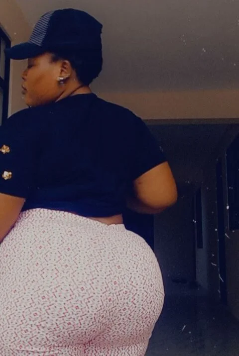 sandra_sauvage offline XXX-chatje