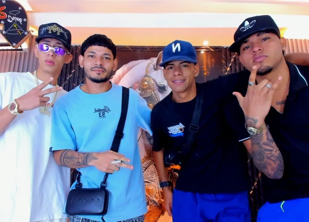 Diamond_Gods' Offline XXX Chat