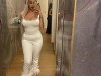 cryna77 live cam model