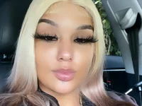 Prettygirl6070's Offline Chat Room