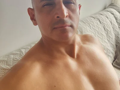 Alexxx82 Male Mobile Online Cam Strip