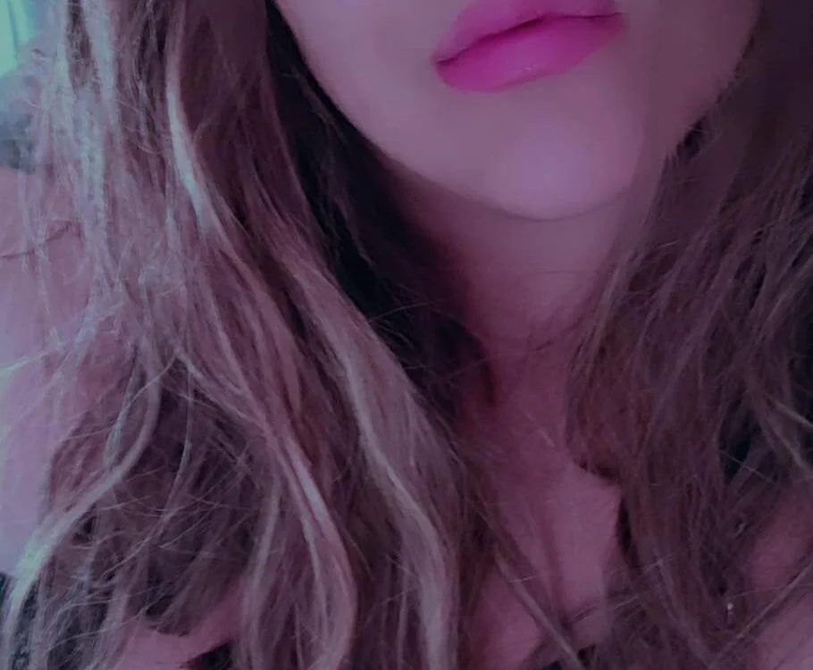 iviiiiiiiiiii's Offline XXX Chat