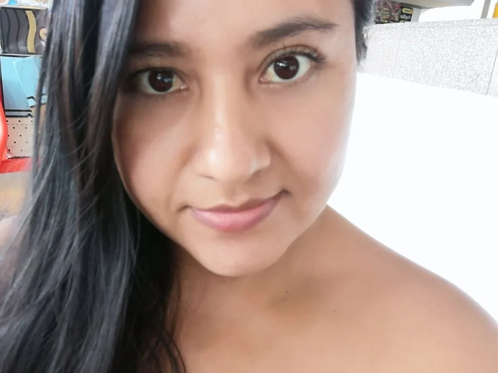 BellaBellosinia 离线XXX聊天