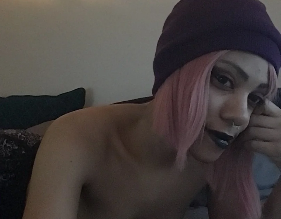 JojoQueen's Offline Chat Room