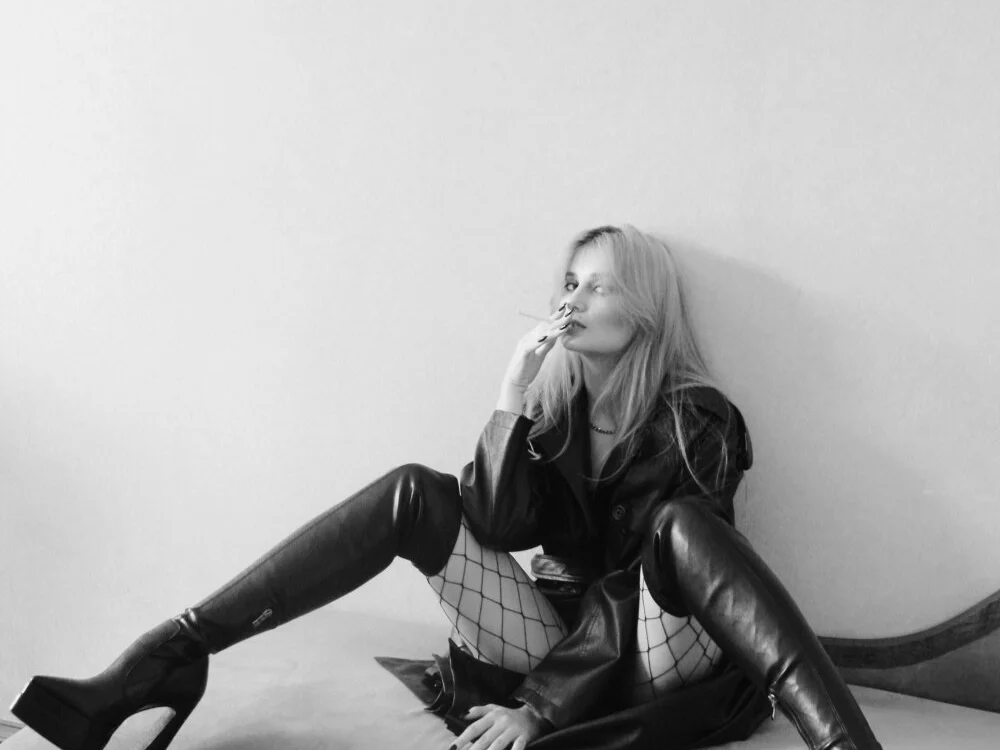 Mistress_Wilma Chat XXX Ngoại tuyến