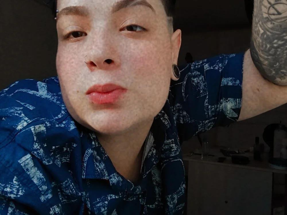 natiblue29's Offline XXX Chat