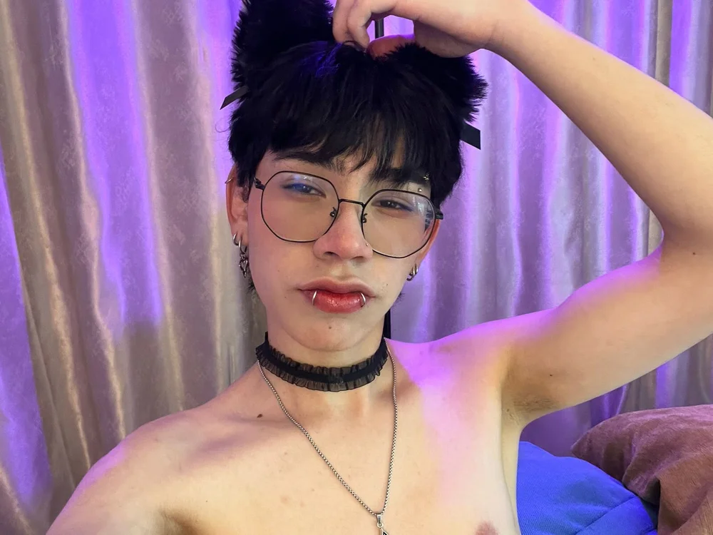 Czat XXX offline – Demian_Hush