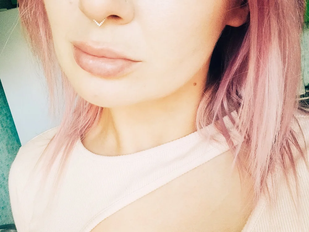 EmoWhiteGirl offline chatrum