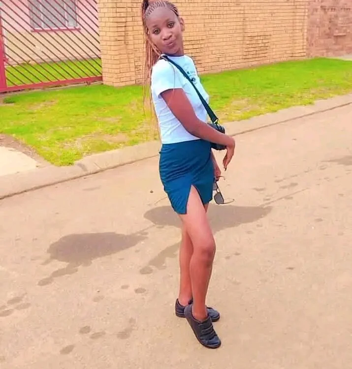 Sweetcorie_96 অফলাইন XXX চ্যাট