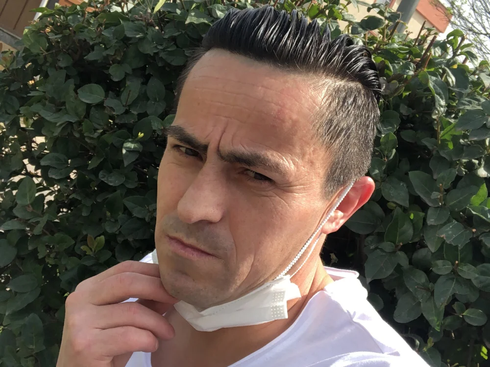 Richard4141 Adlı Modelin Çevrimdışı XXX Sohbeti