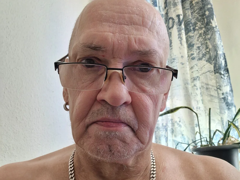 GoldenHorizon66's Offline XXX Chat