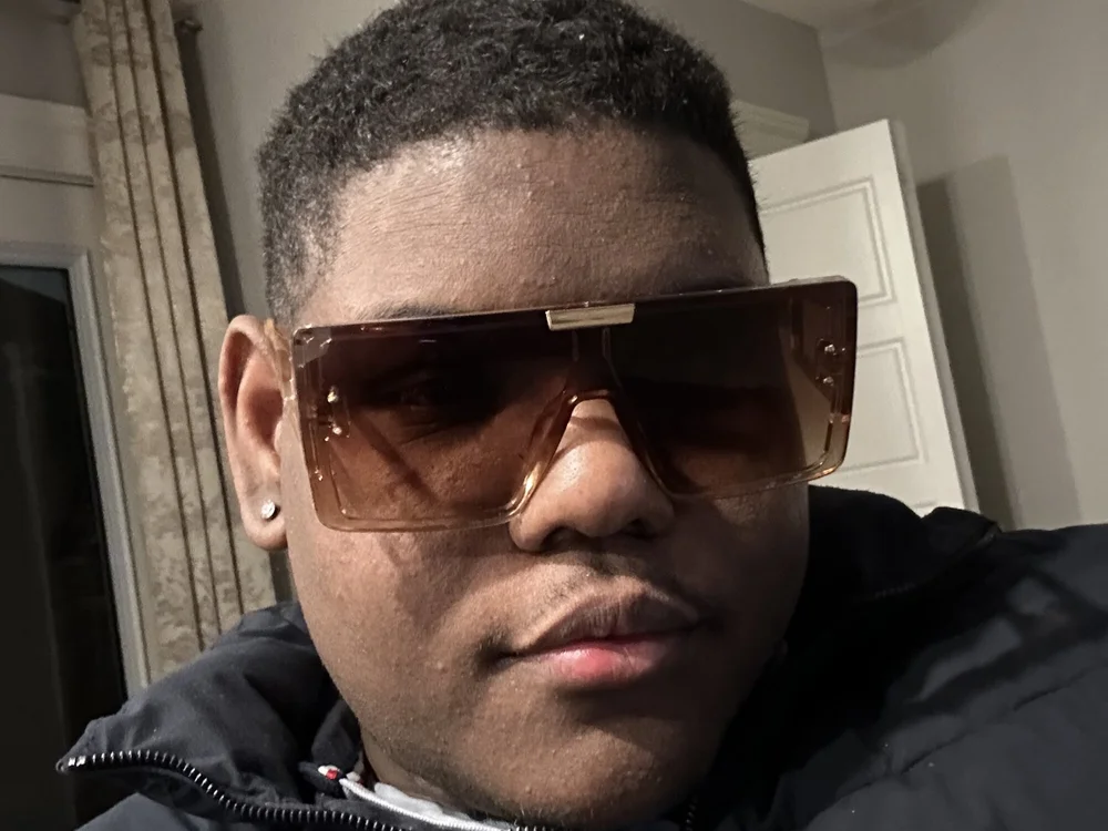 Bigjonny678's Offline Chat Room