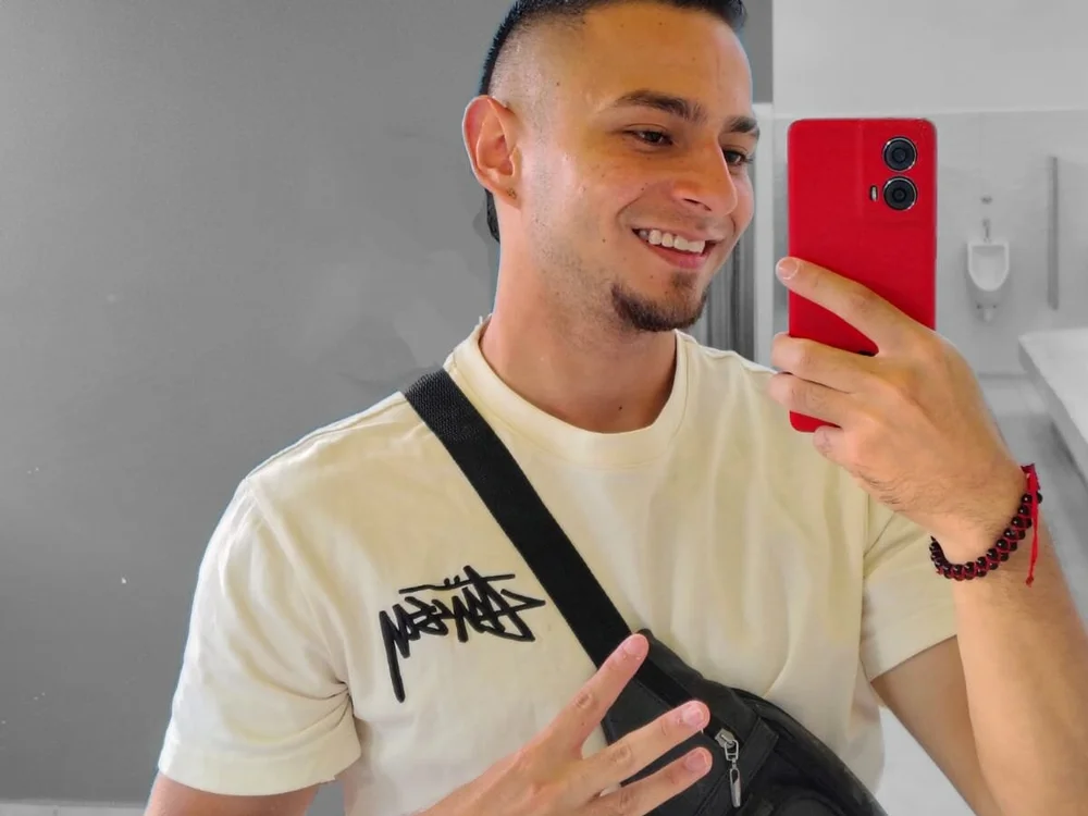 Philip_Lion_S' Offline XXX Chat