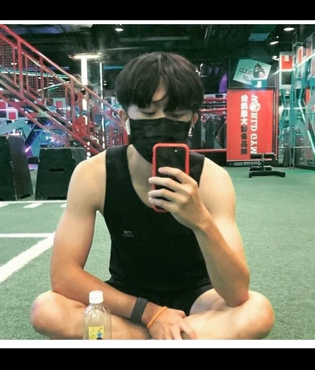 Jun200012's Offline XXX Chat