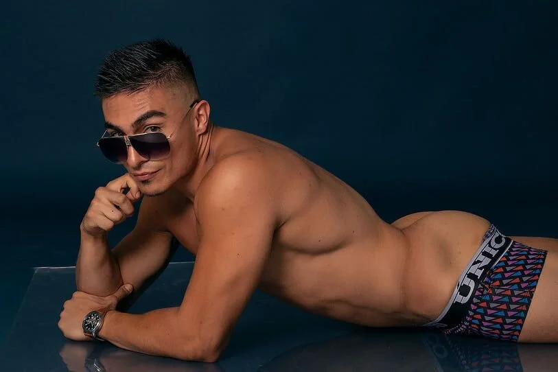 LionKingMuscle's Offline Chat Room