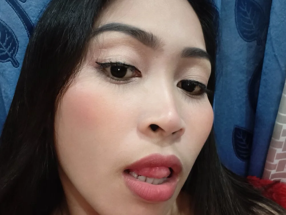 Офлайн-чат XXX Naughty_lhang02