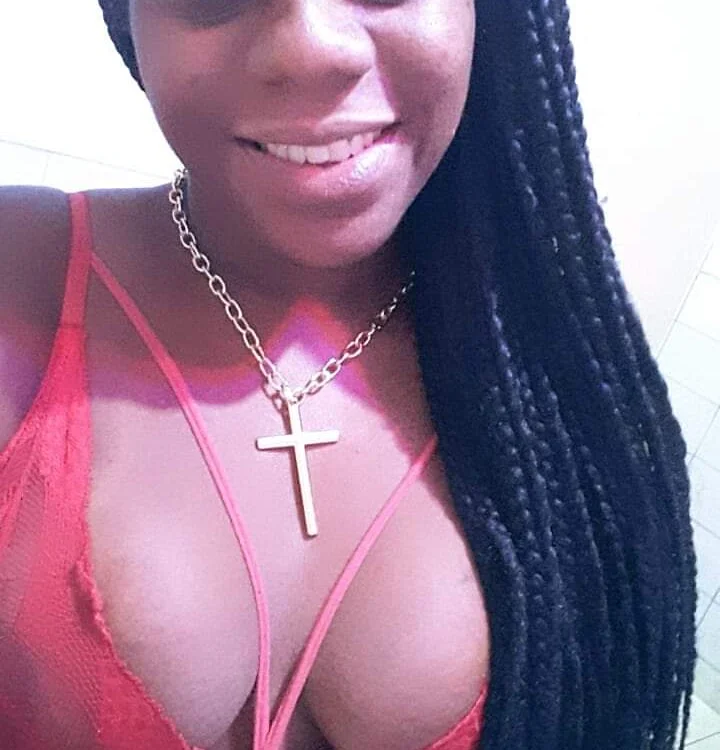 preata23's Offline XXX Chat