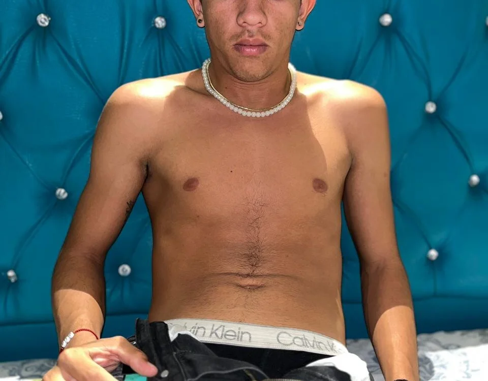 Alexander_villa_ Offline XXX-Chat