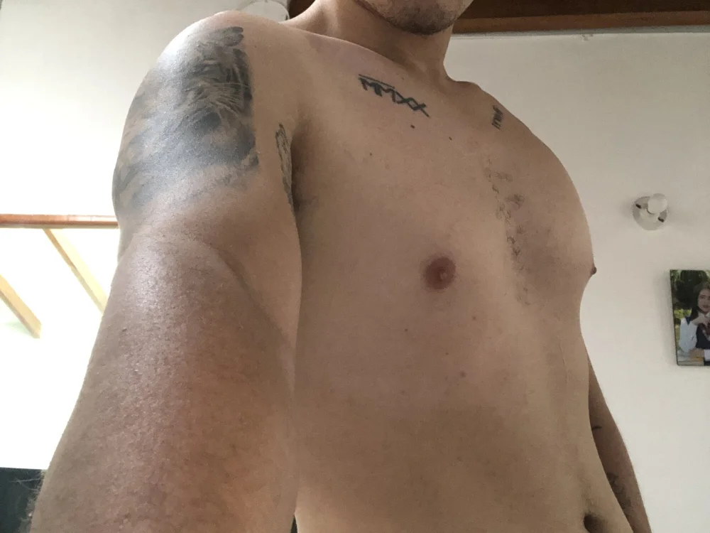 ห้องแชทออฟไลน์ของ 336_GUY_HOT