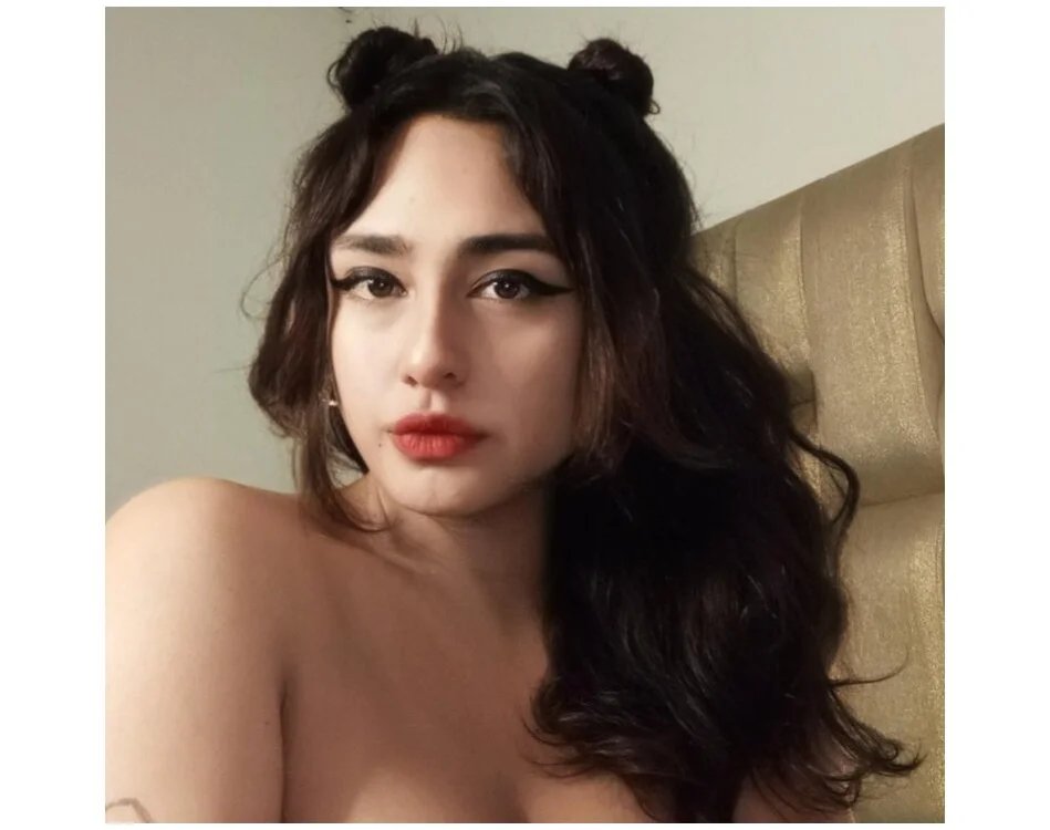 Valentina_domine Adlı Modelin Çevrimdışı XXX Sohbeti