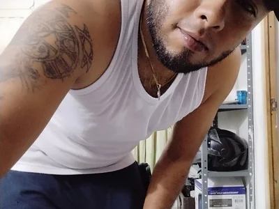 Latinshott202327 Male Hunks Striptease Webcam