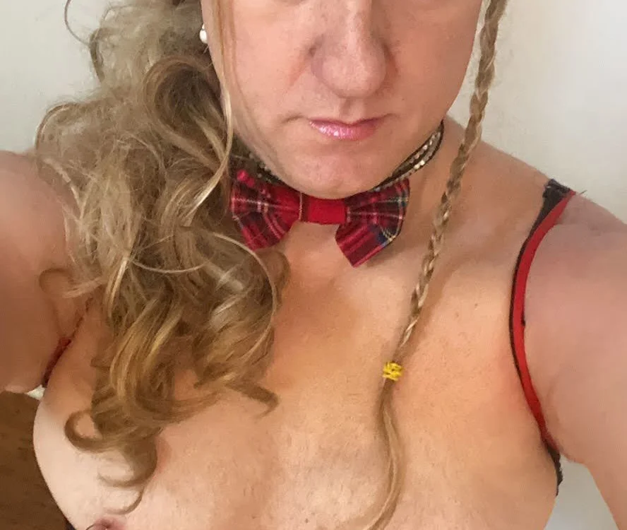 SallySkirt's Offline XXX Chat