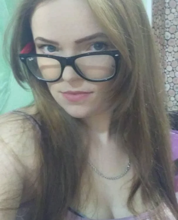 EliseRoxy's Offline XXX Chat
