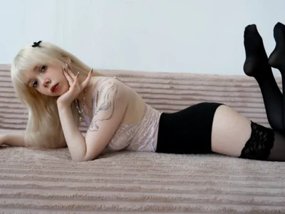 Poison_flowers - Girl 