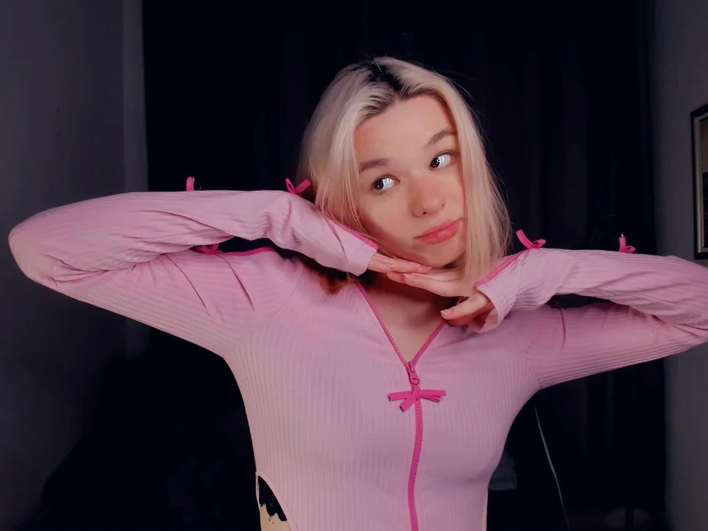 HeatherHallf's Offline Chat Room
