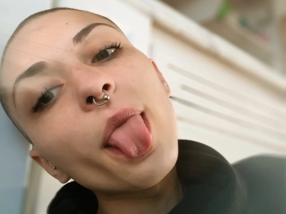 aliXmae's Offline Chat Room