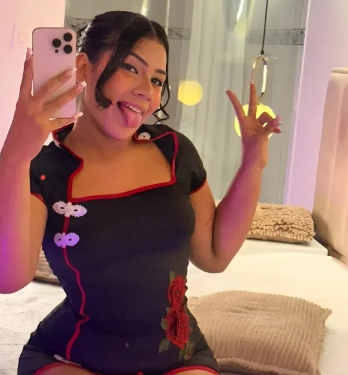 SaryBlake's Offline XXX Chat