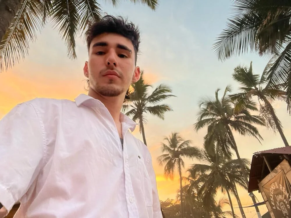 DmitriSanders offline XXX-chatje