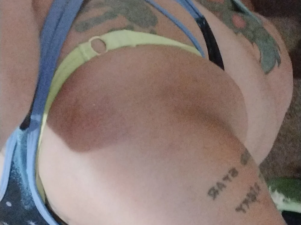 Beefaloneyaa420's Offline XXX Chat