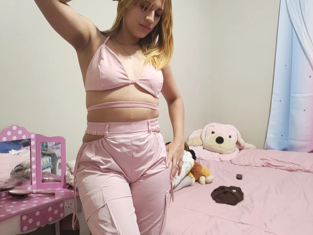 extrellita12's Offline Chat Room