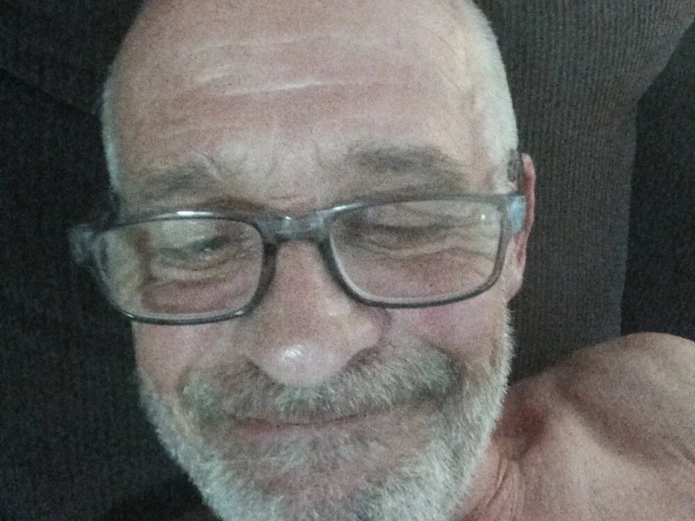 Alleinzuhause's Offline XXX Chat